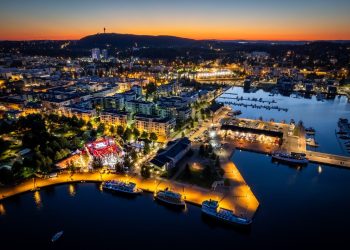 ilma kuva Kuopion satamasta pimeäm aikaan